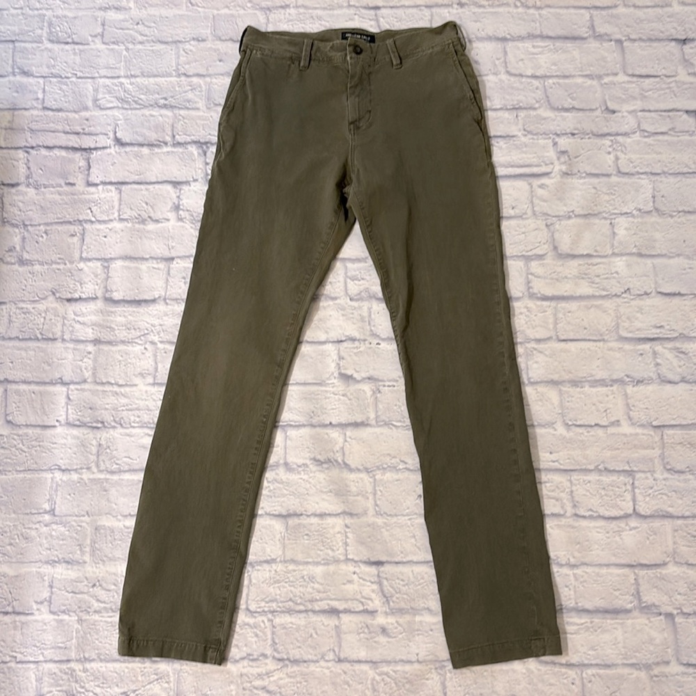 American Eagle Plain Front Dark Olive Chino Pants Slim Fit Men’s Size 30 X 32